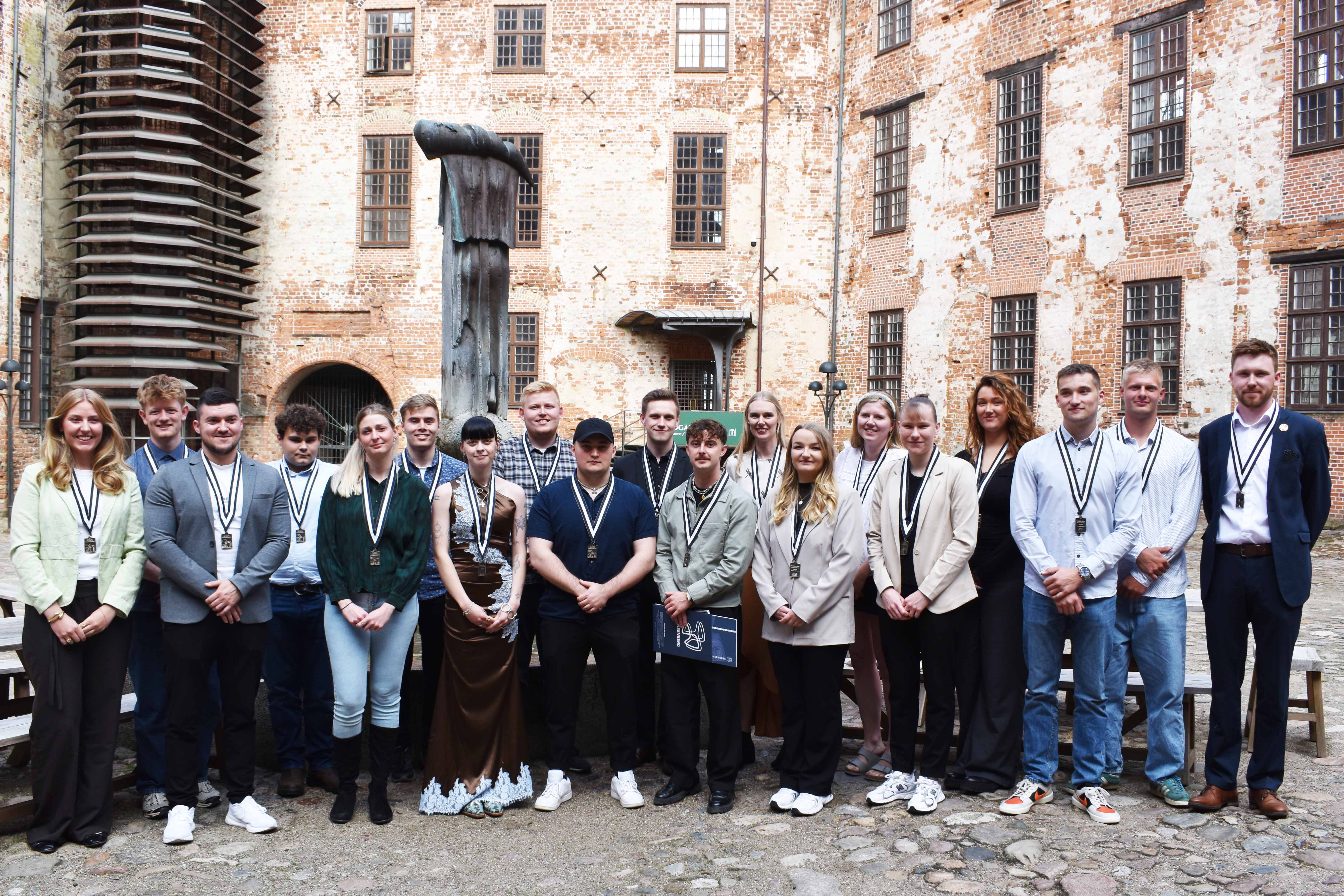 19 tidligere elever fra HANSENBERG og HANSENBERG Tekniske Gymnasium har modtaget HANSENBERG-medaljen på Koldinghus.