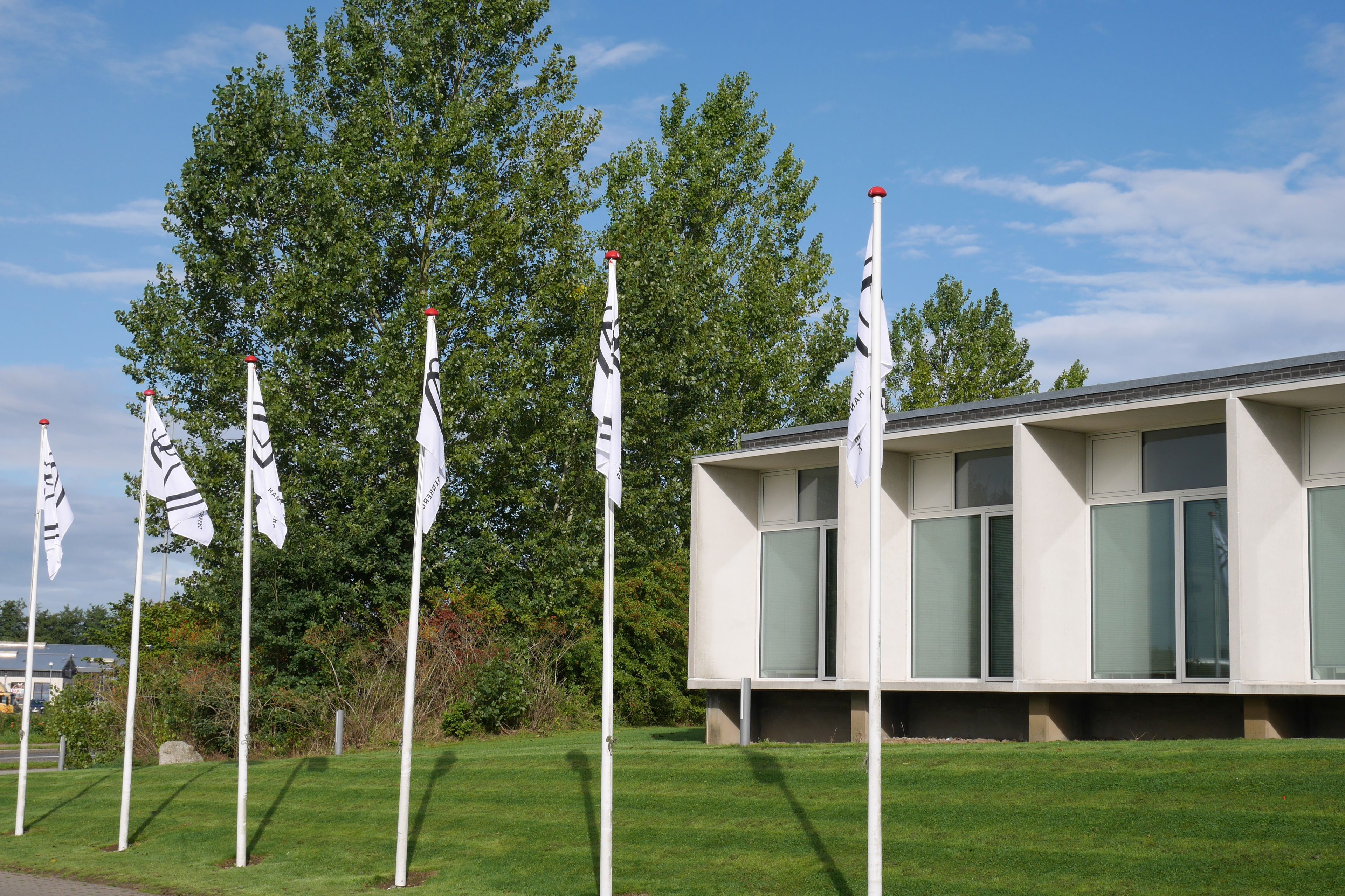 Hansenberg Skolehjem ligger på Skovvangen 28, lige ved hovedskolen og nær Kolding Storcenter.