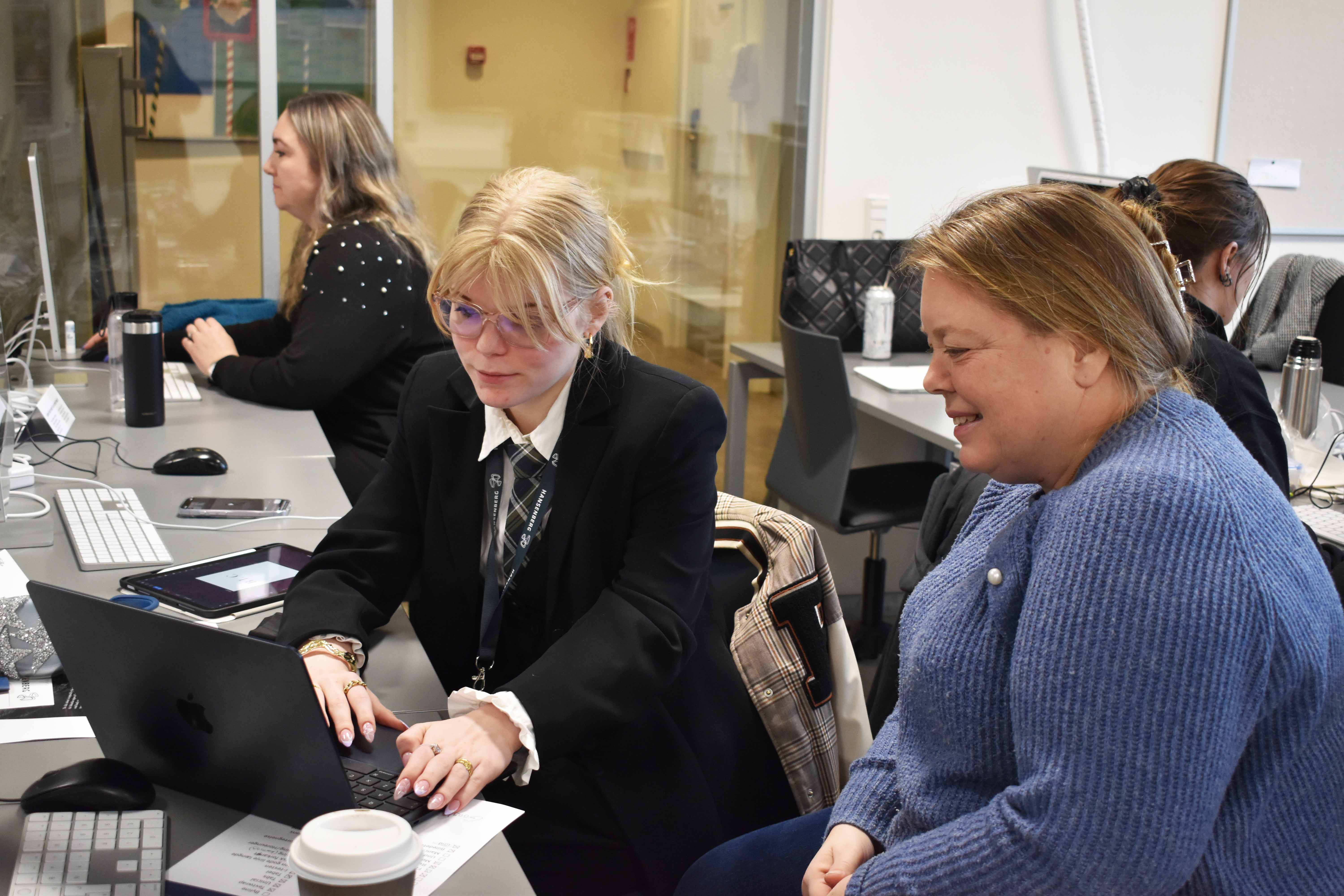 Mediegrafikerne lavede forskellige opgaver til Åbent Hus 2026