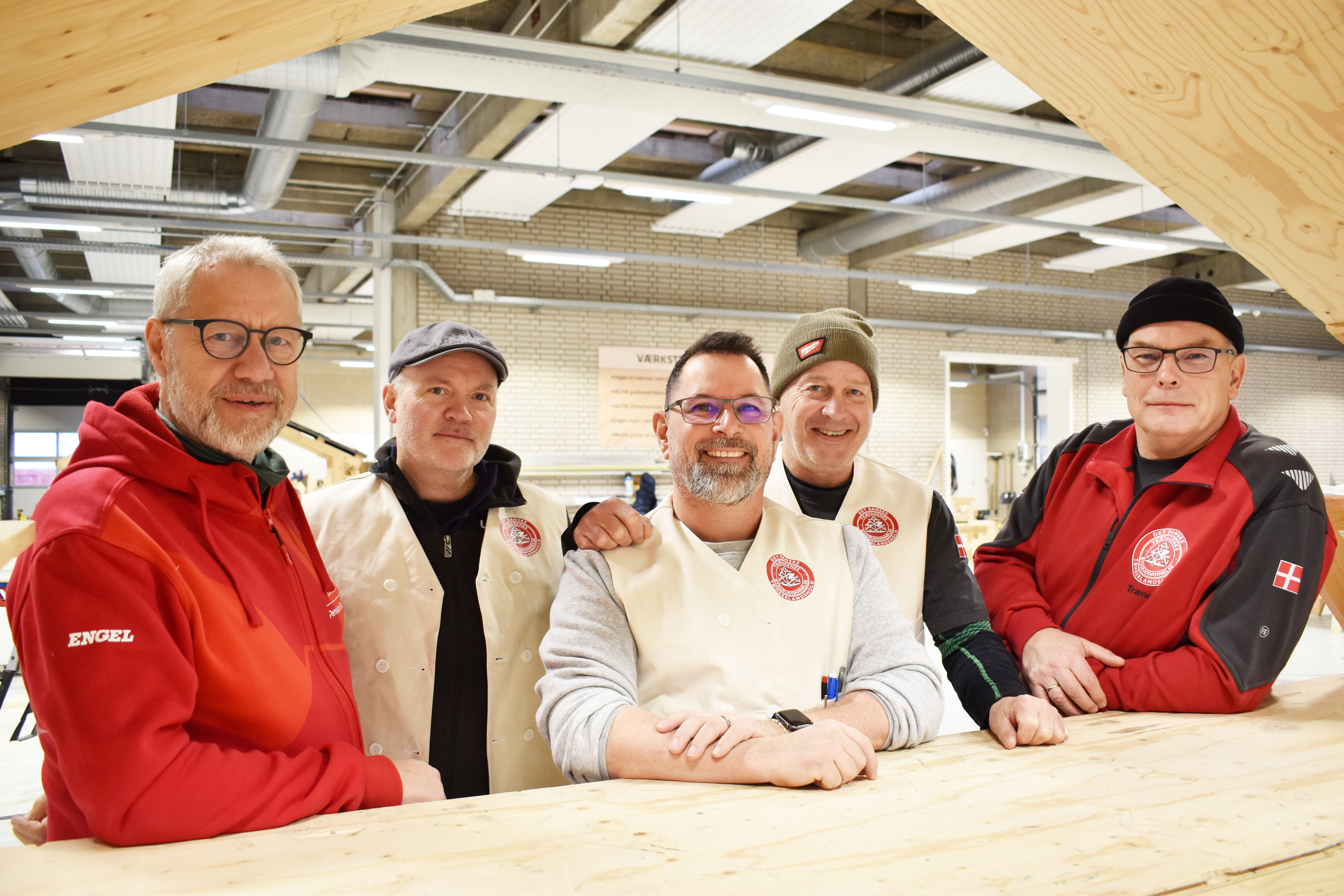 Tømrerlandsholdets trænere: Michael Thage (CELF), Tomas Plank (U/NORD), Jesper Jensen (Tradium), Anders Lynge (Herningsholm) og Valde Feddersen (HANSENBERG).