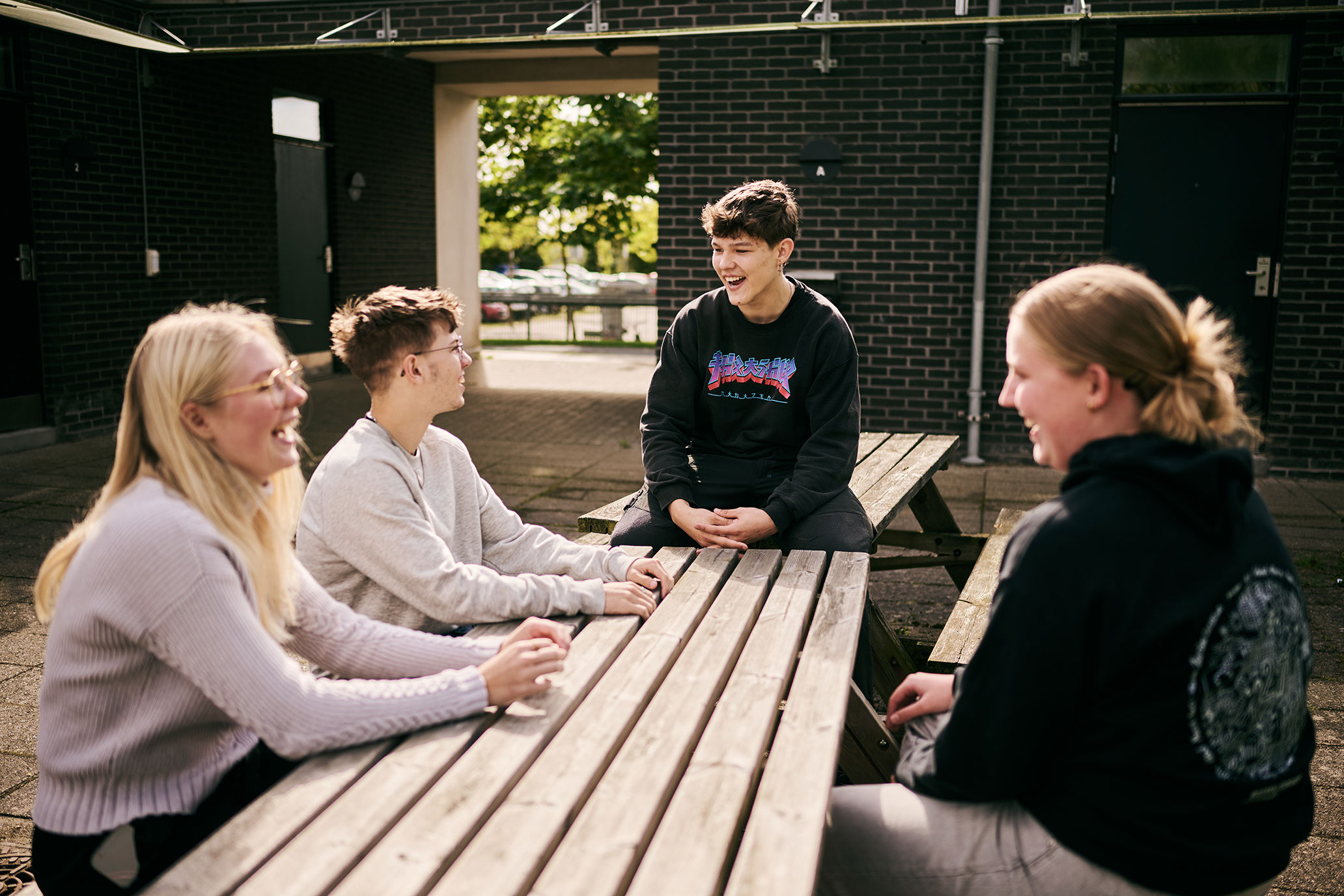 Nye venskaber opstår, når elever mødes på en uddannelse såvel som på Hansenberg Skolehjem.