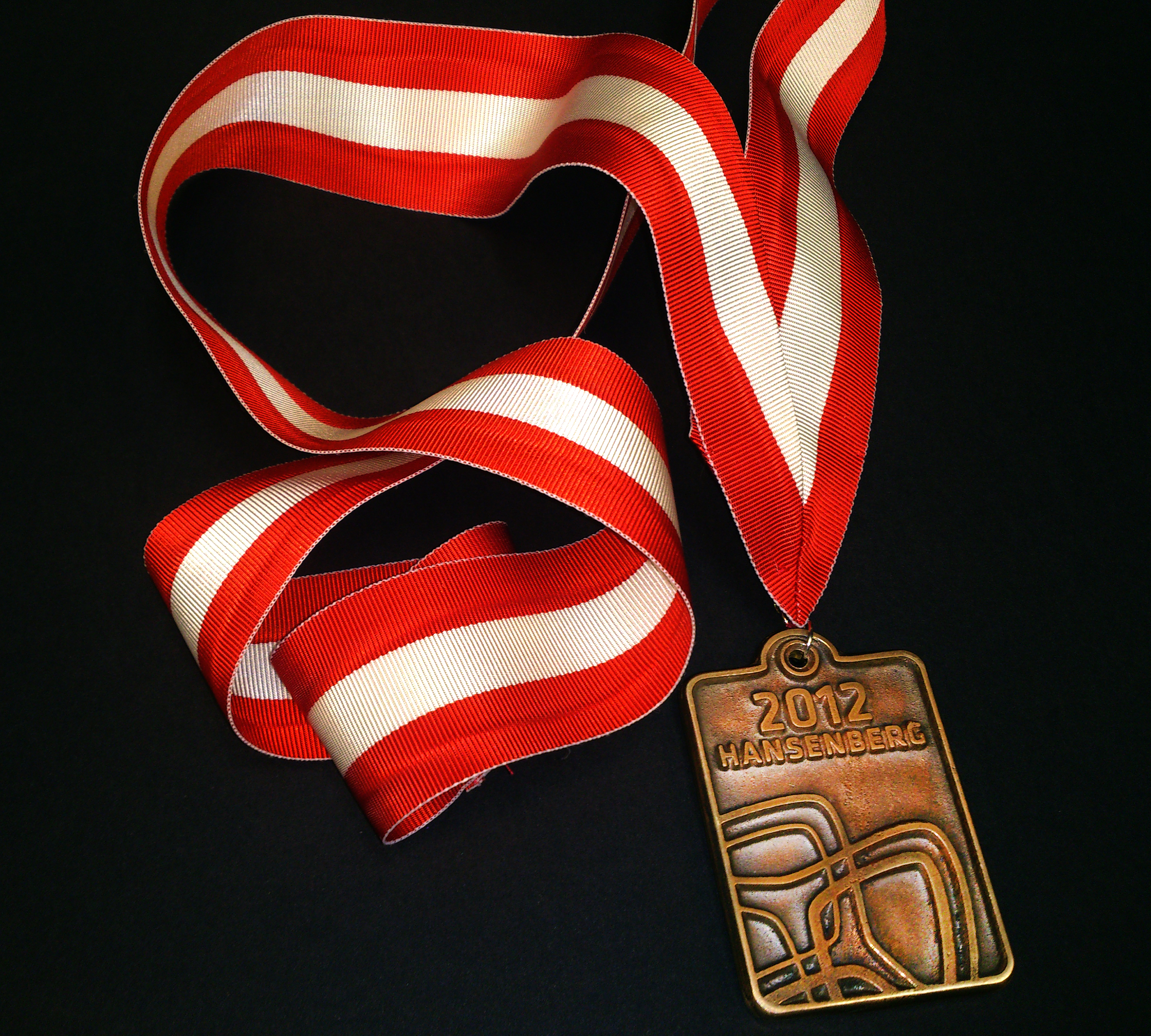 I 2012 startes en ny tradition, HANSENBERG-medaljen uddeles for første gang for at hædre nogle af skolens dygtigste elever.