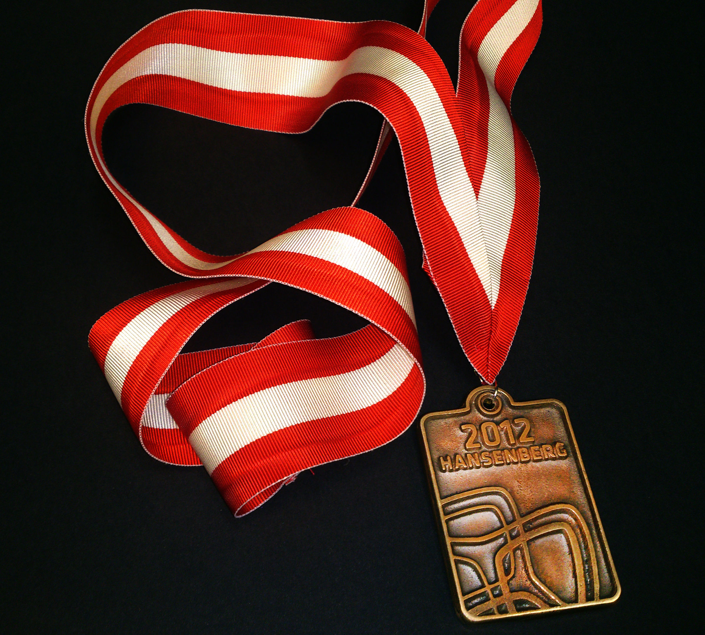 I 2012 startes en ny tradition, HANSENBERG-medaljen uddeles for første gang for at hædre nogle af skolens dygtigste elever.