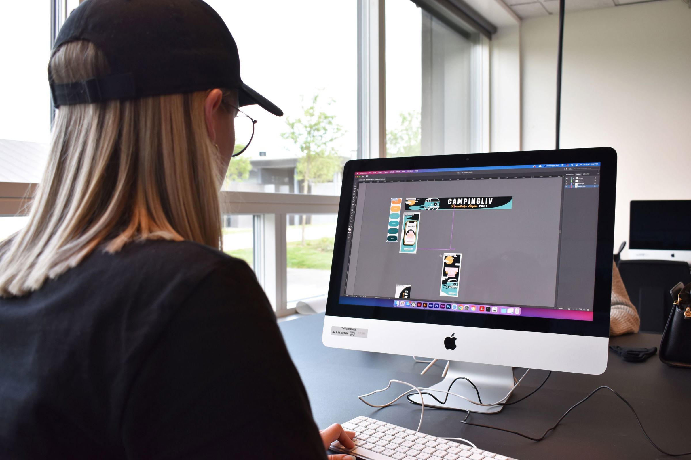 På Grafiske Design SommerCamp for elever i 5.-10. klasse prøver du bl.a. kræfter med uddannelsen til mediegrafiker.