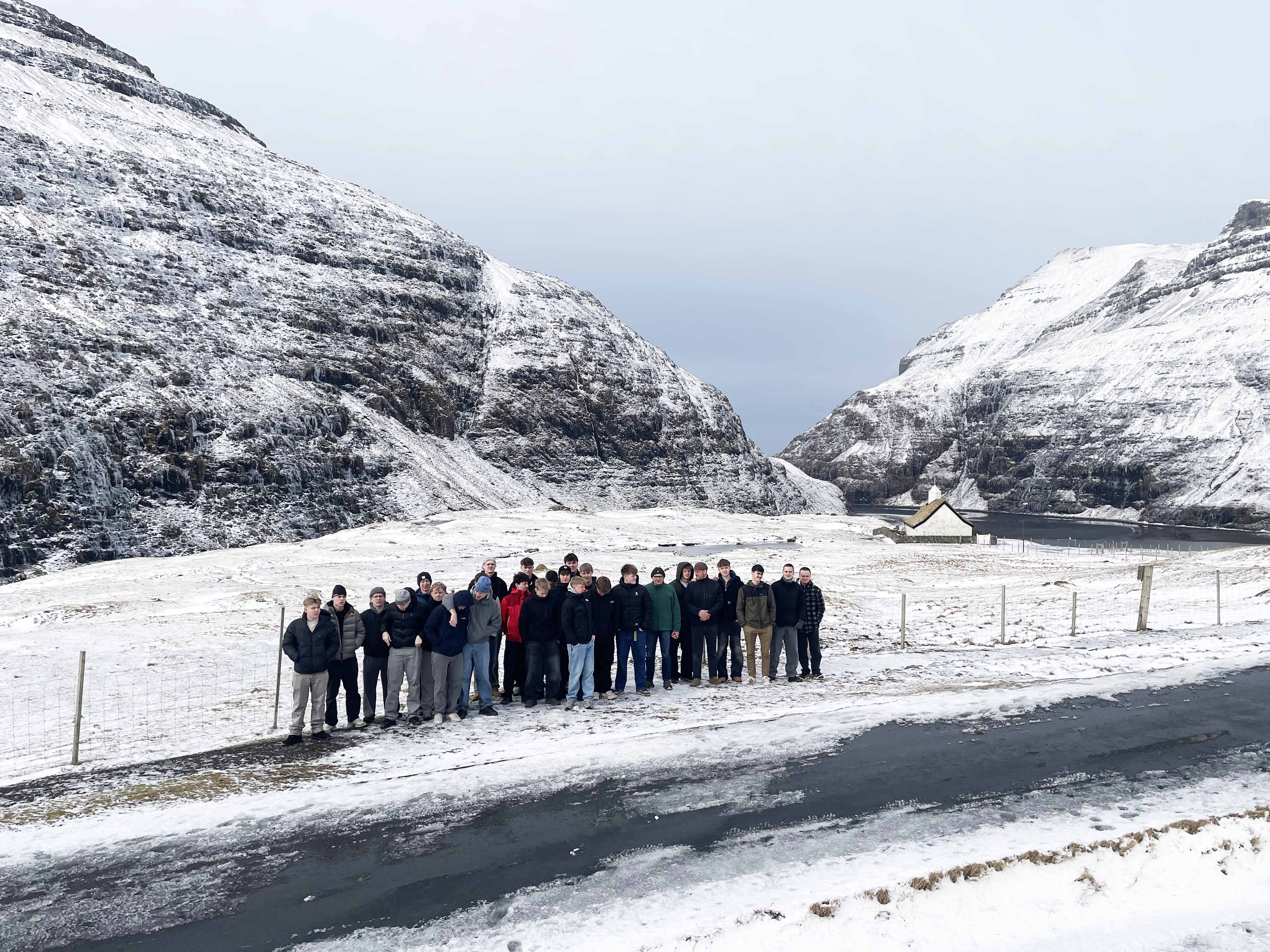 EUX-elever fra HANSENBERG på sightseeing på Færøerne.