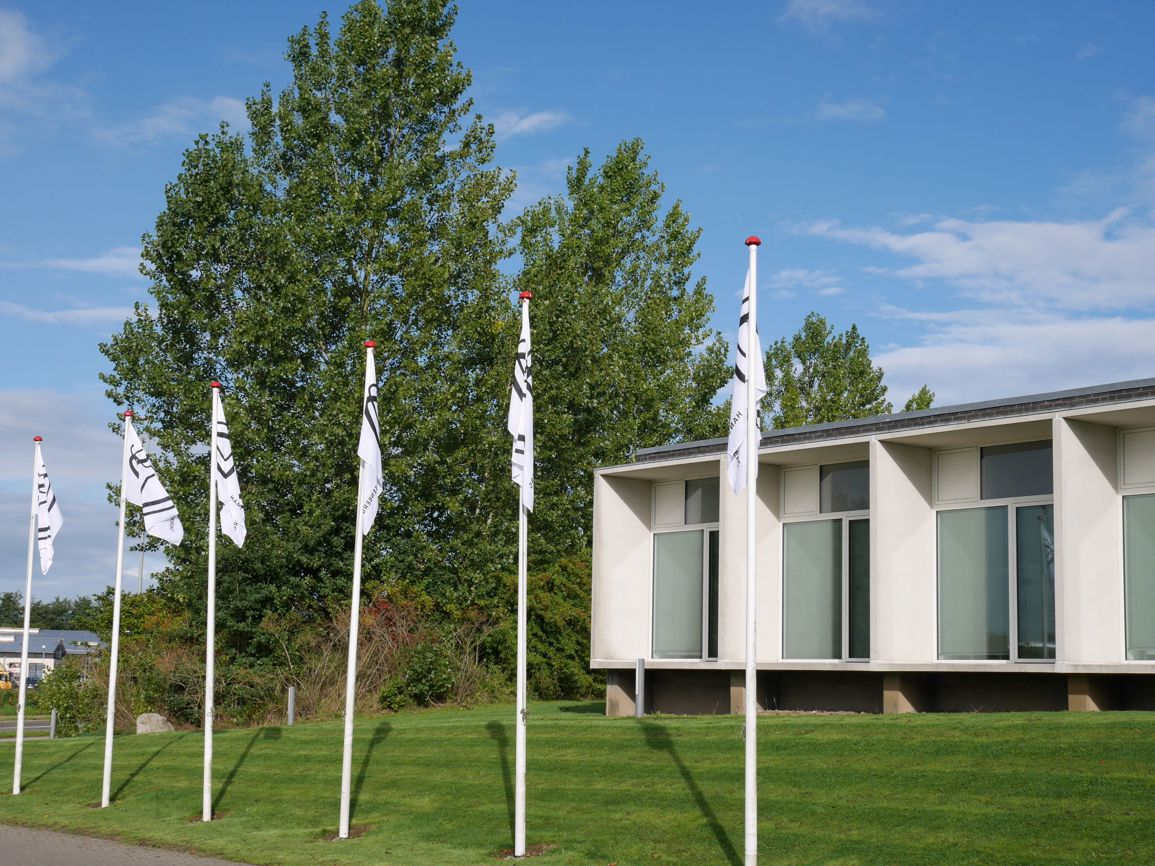 Her ses et udsnit af en af de bygninger, der huser Hansenberg Skolehjem.