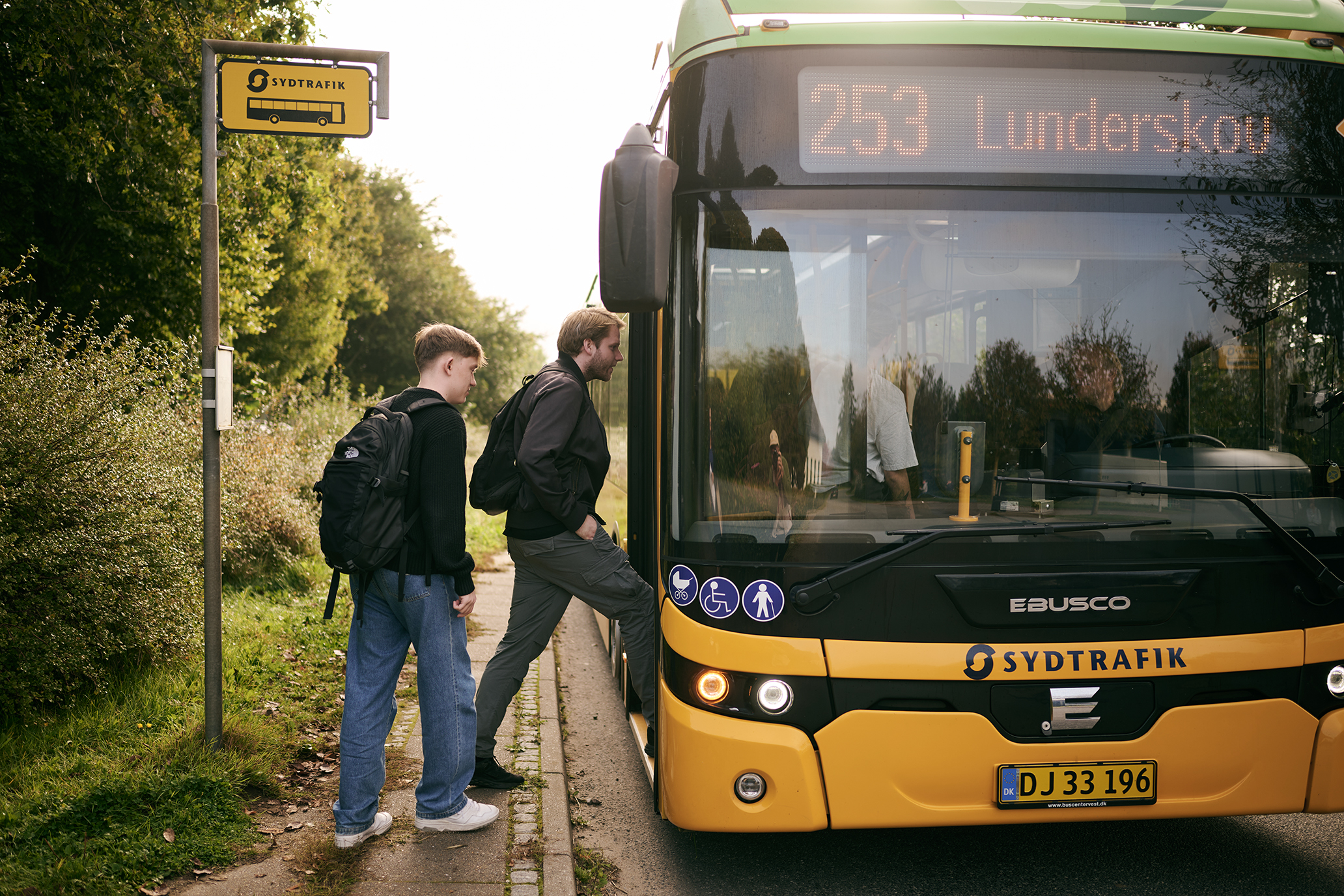 Denne bus kører mellem Hansenbergs hovedadresse, hvor skolehjemmet ligger, og ud til skolens adresse i Vranderup.