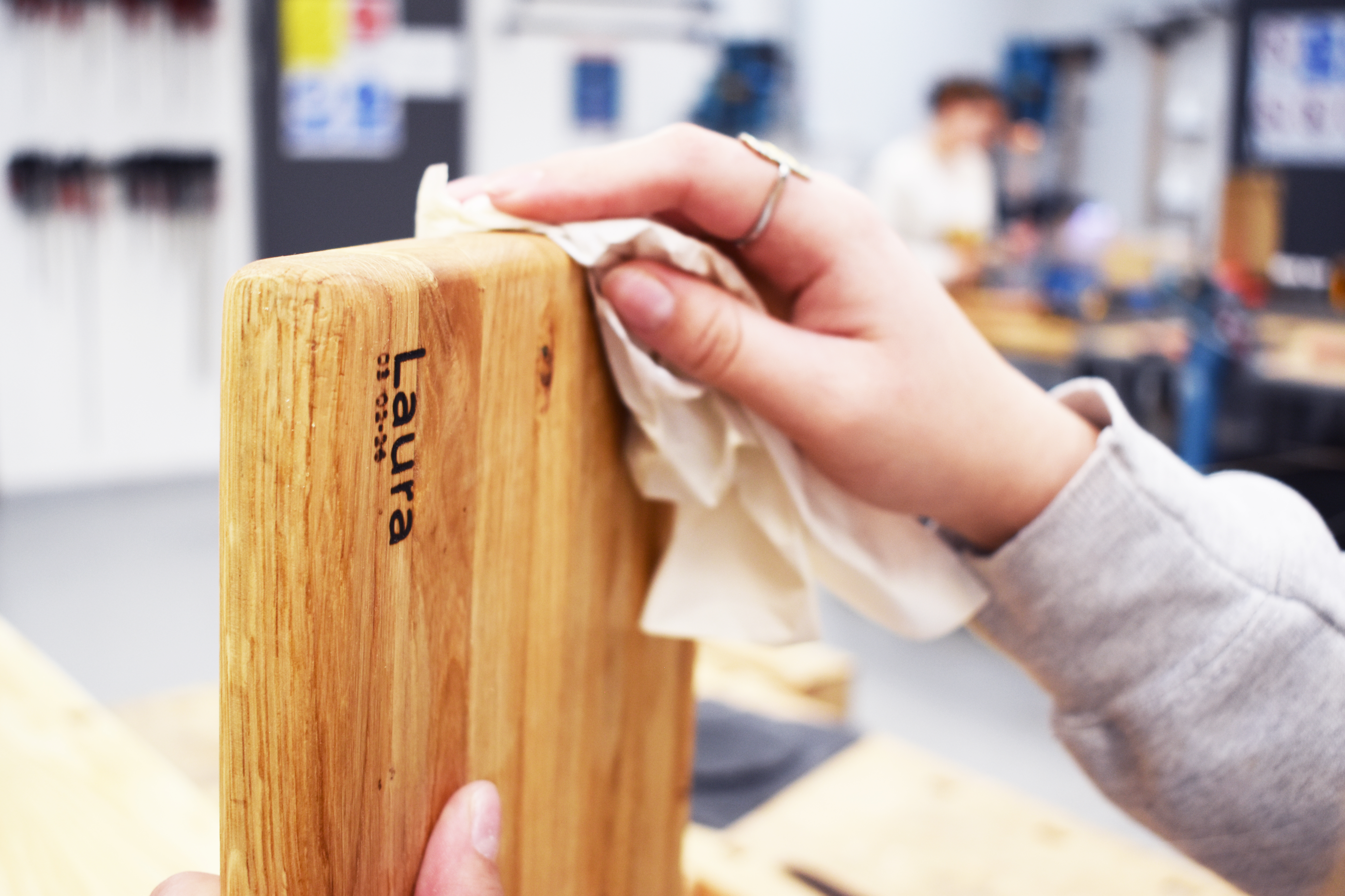 Nogle vælger at producere et skærebræt i forbindelse med Juniormesterlære.