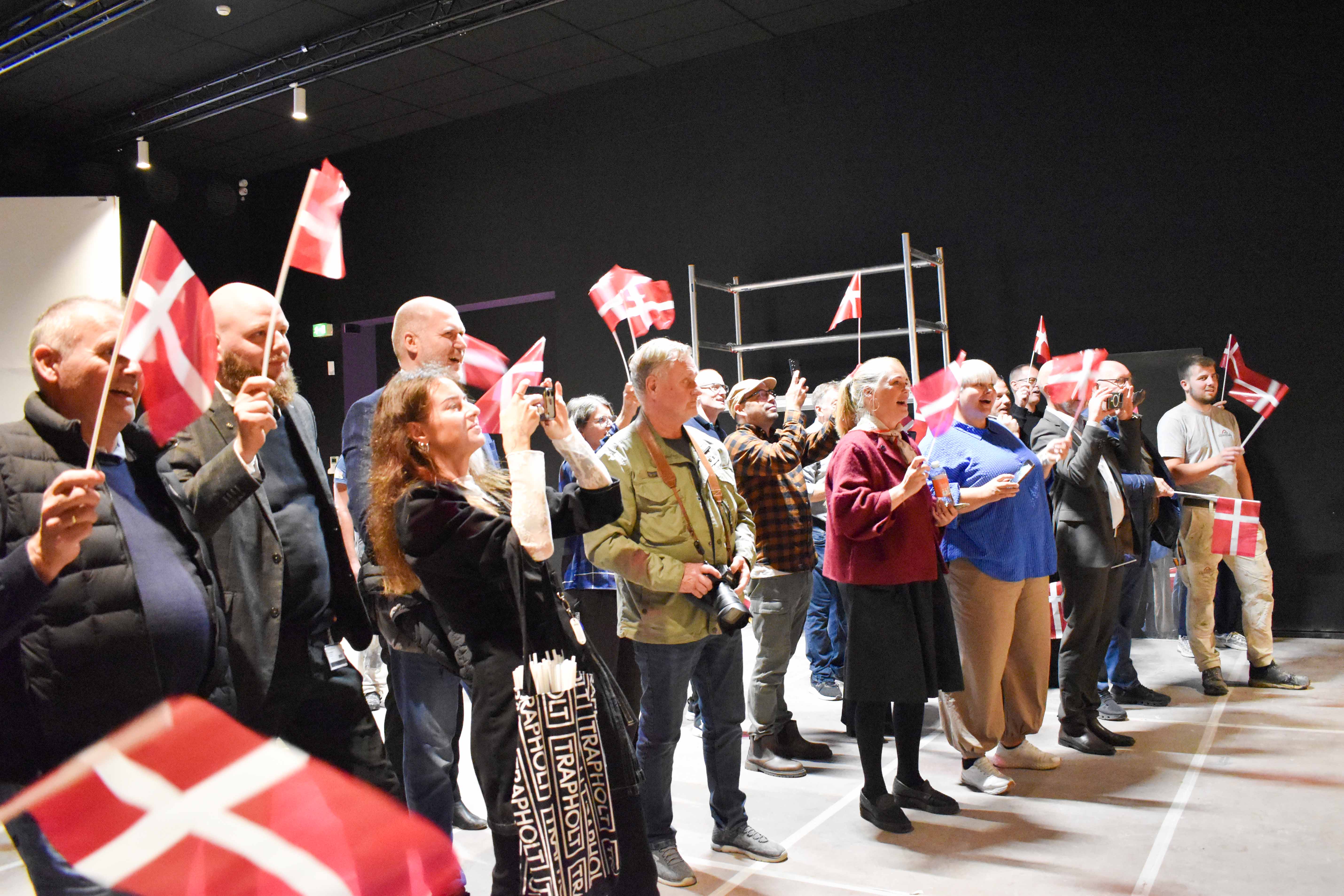 Trapholt fejrede tømrereleverne fra HANSENBERG ved et flot rejsegilde ved den nye kulisse.