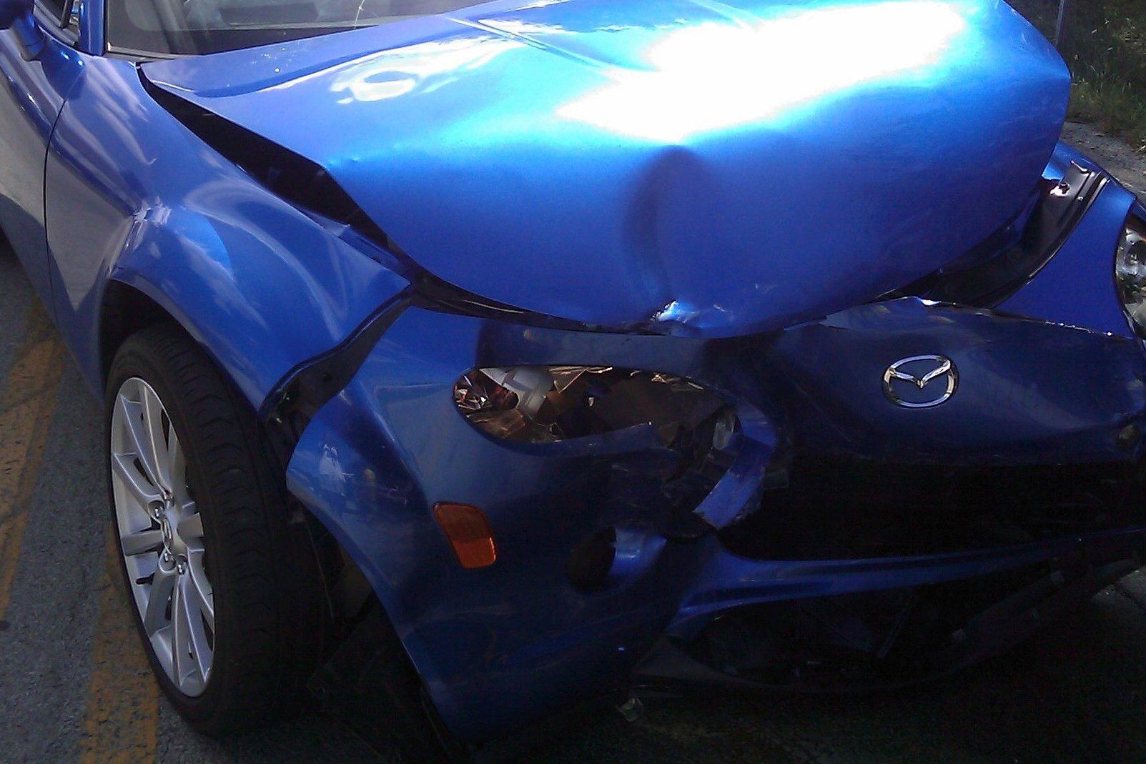 På karrosseriteknikeruddannelsen lærer du bl.a. at glatte buler ud og skifte dele af karrosseriet