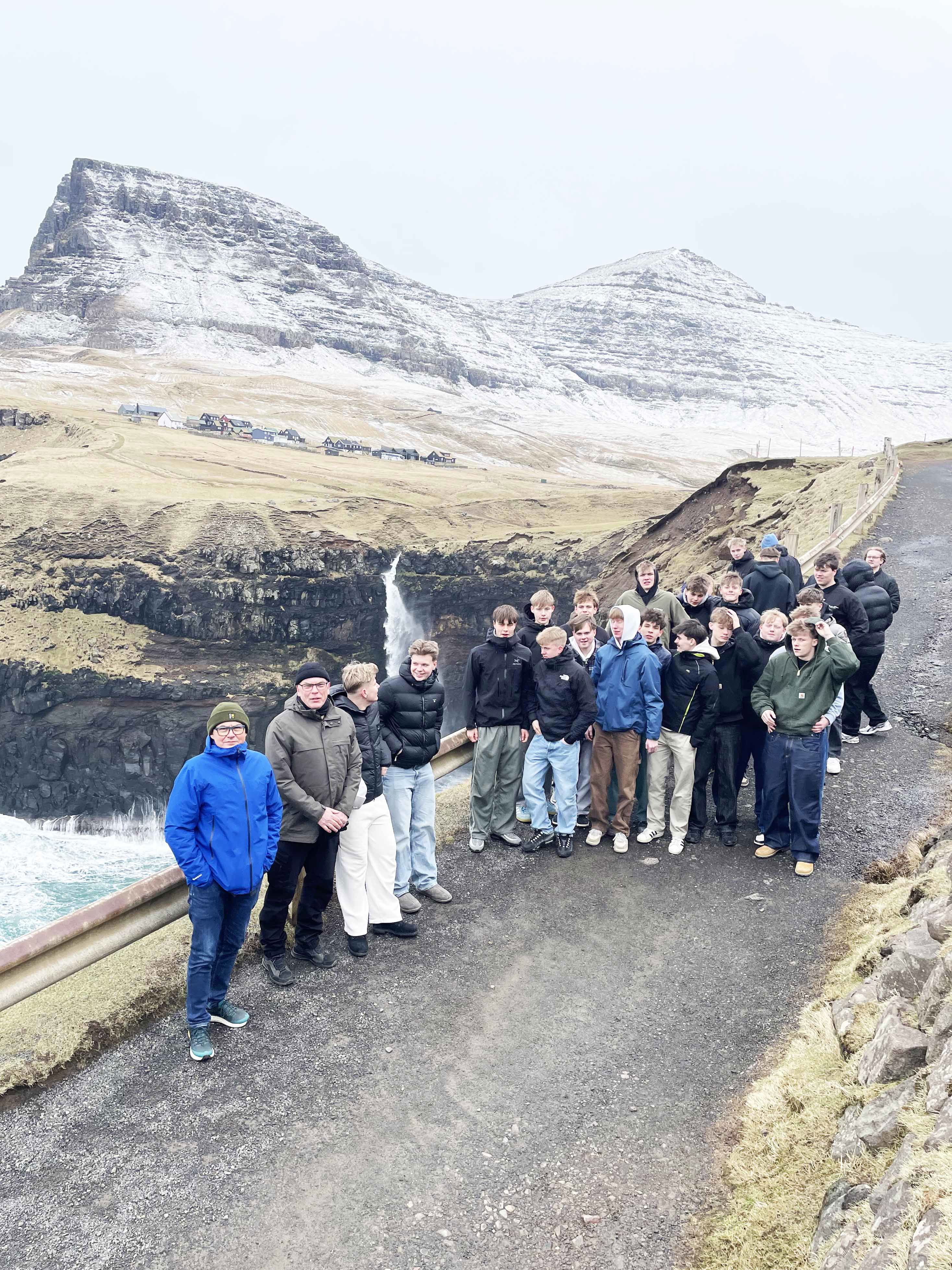 EUX-elever fra HANSENBERG på sightseeing på Færøerne.