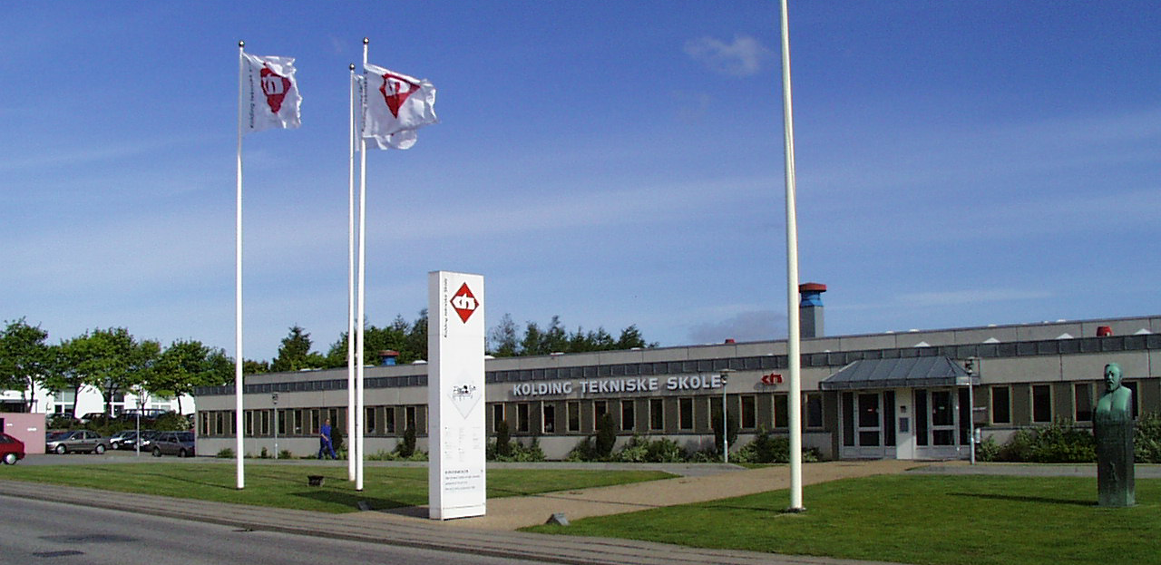 Sådan så facaden ud på skolens afdeling på C.F. Tietgens Vej i 1998.