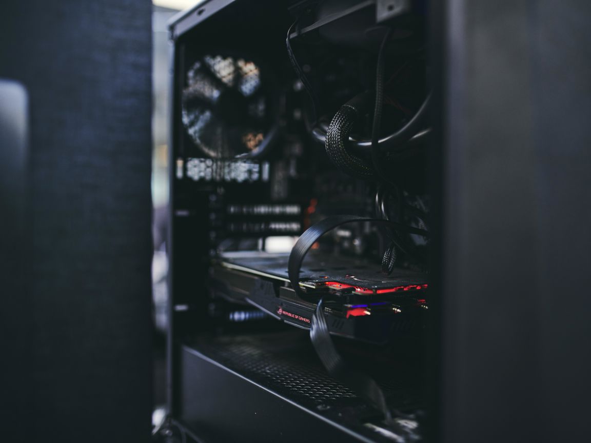 Her ses indmaden i en pc, som fx elever på data- og kommunikationsuddannelsen også arbejder med.