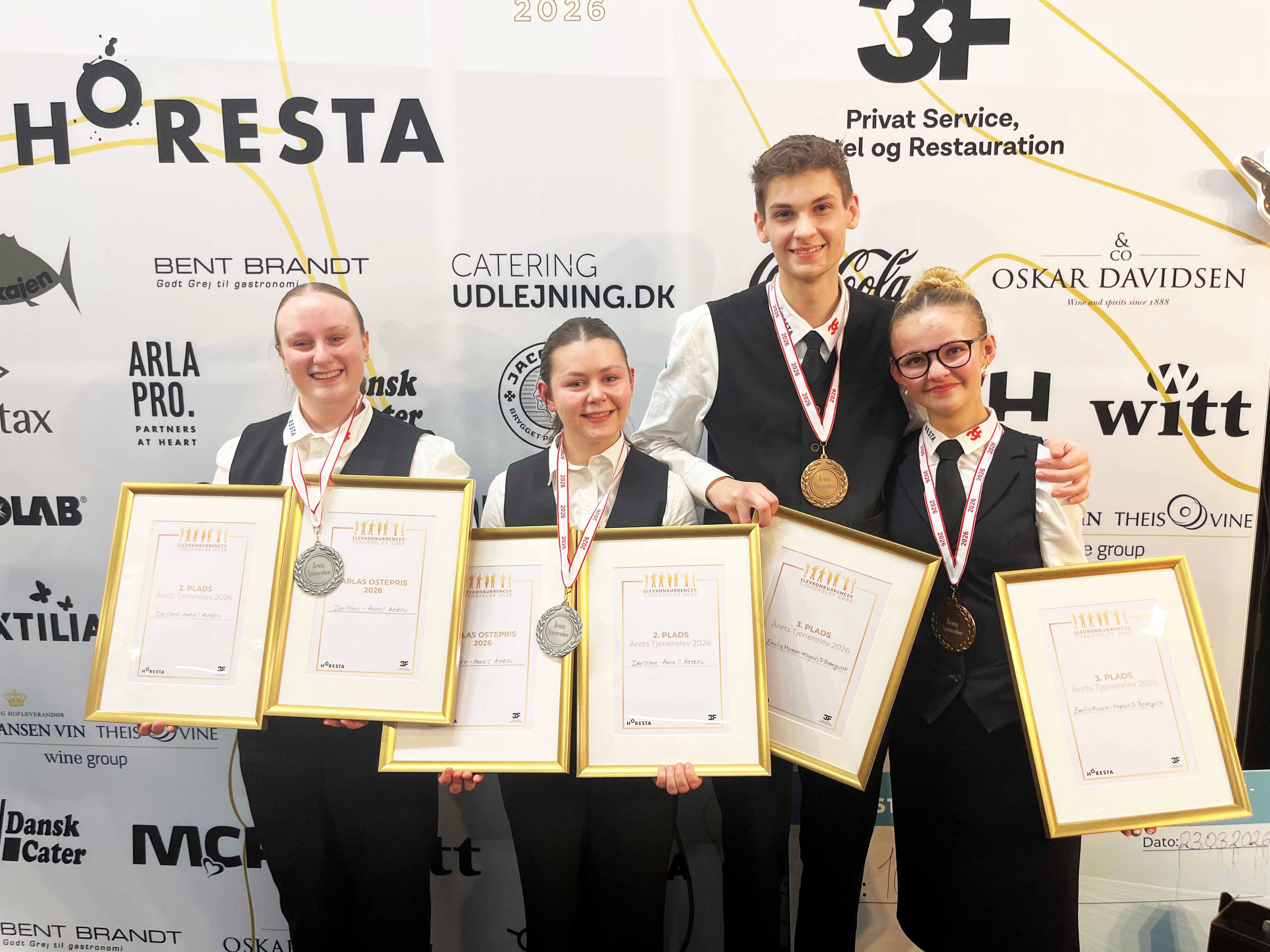 Ida Olsen og Anna Cathrine Aaskov (AC) samt Emilia Mossin og Magnus Dahl Rehnquist klarede det flot til DM for tjenerelever.