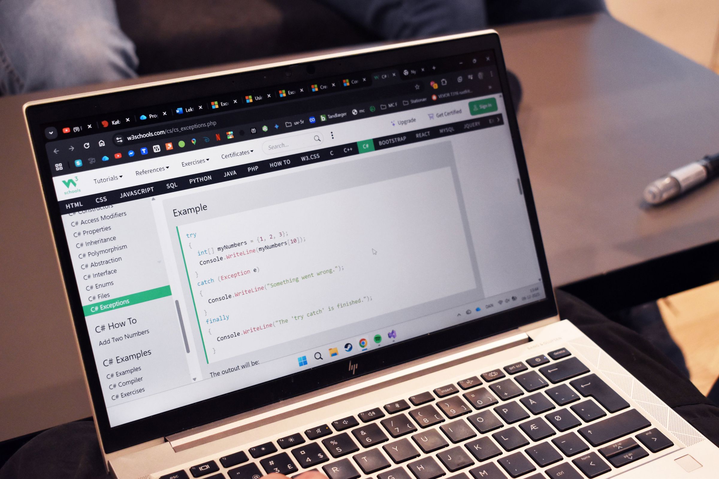 Sådan kan det se ud, når eleverne lærer at programmere på HTX Hansenberg Tekniske Gymnasium